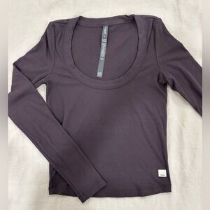 Vuori Long Sleeve Pose Scoop Tee